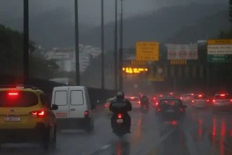 defesa-civil-do-rj-alerta-para-chuvas-intensas-no-estado-ate-segunda