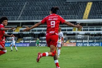 inter-aplica-3-a-0-no-santos-fora-de-casa-pelo-brasileirao-feminino