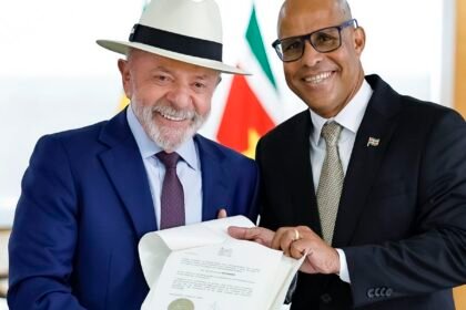 lula-recebe-credenciais-de-sete-novos-embaixadores