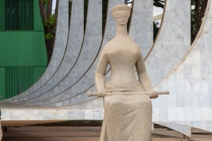 stf-suspende-julgamento-sobre-aposentadoria-de-empregado-publico
