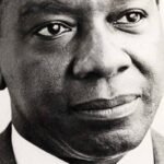 com-milton-santos,-fliaraxa-coloca-a-literatura-no-centro-do-mundo