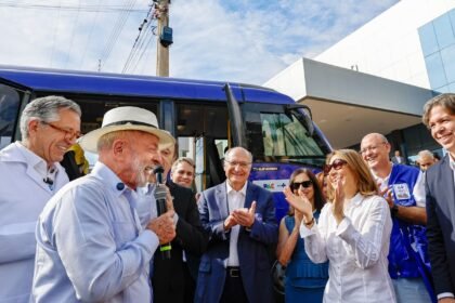 “aqui-nao-tem-dinheiro-do-vorcaro,-diz-lula-em-visita-a-hospital