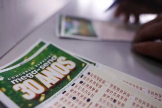 caixa-eleva-para-r$-320-milhoes-estimativa-de-premio-da-mega-30-anos