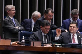 senado-aprova-uso-do-fundo-do-pre-sal-para-dividas-do-agro