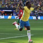 raphinha,-vini-jr.-e-douglas-santos-se-destacam-nos-numeros-da-estreia