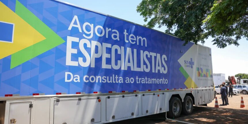 agora-tem-especialistas-lanca-em-manguinhos-carreta-de-saude-da-mulher