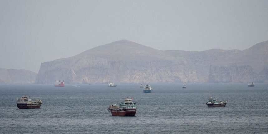 navios-ja-navegam-pelo-estreito-de-ormuz-sob-plano-de-retirada-da-onu