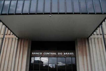 deficit-em-contas-externas-foi-r$-3,2-bilhoes-no-mes-de-maio,-diz-bc