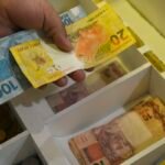 caixa-paga-bolsa-familia-a-beneficiarios-com-nis-de-final-8