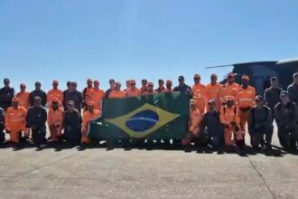 quarto-voo-brasileiro-para-venezuela-decola-com-bombeiros-e-donativos