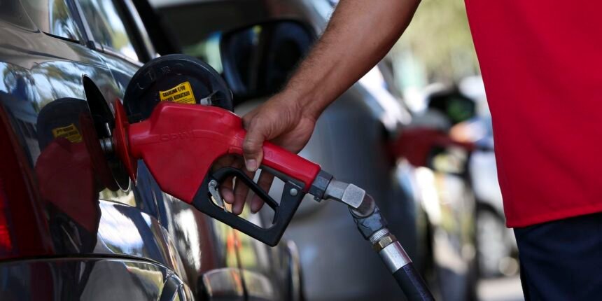 governo-adia-reuniao-que-pode-aumentar-etanol-na-gasolina-para-32%