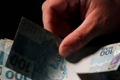 trabalhadores-nascidos-em-setembro-e-outubro-recebem-abono-salarial