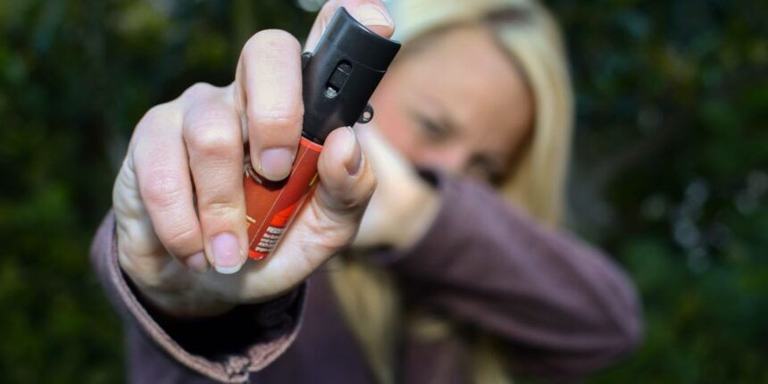 mulheres-podem-comprar-e-usar-spray-de-pimenta-para-defesa-pessoal