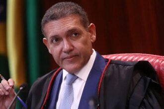 tse-tera-outra-reuniao-com-embaixadores-para-explicar-urna-eletronica