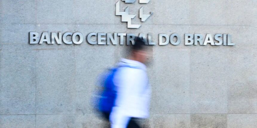 juros-das-familias-seguem-elevados-e-chegam-a-64%-ao-ano,-diz-bc