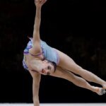 babi-e-maria-eduarda-brilham-em-1o-dia-do-mundial-de-ginastica-ritmica