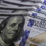 dolar-cai-para-r$-5,17-apos-anuncio-de-recompra-de-titulos-nos-eua
