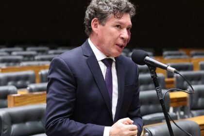hugo-motta-indica-presidente-da-comissao-da-mp-da-taxa-das-blusinhas