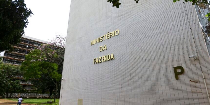 governo-central-tem-superavit-de-r$-10,8-bilhoes-em-julho