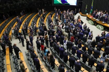 camara-deve-decidir-sobre-“taxa-das-blusinhas”-nesta-segunda