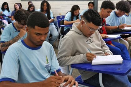 pe-de-meia:-nascidos-em-novembro-e-dezembro-recebem-parcela-de-r$-200