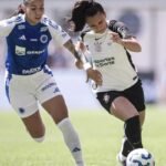 corinthians-vence-cruzeiro-e-fica-a-um-empate-das-semifinais