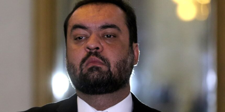 pf-afirma-que-castro-recebeu-adega,-mansao-e-caviar-para-ajudar-refit